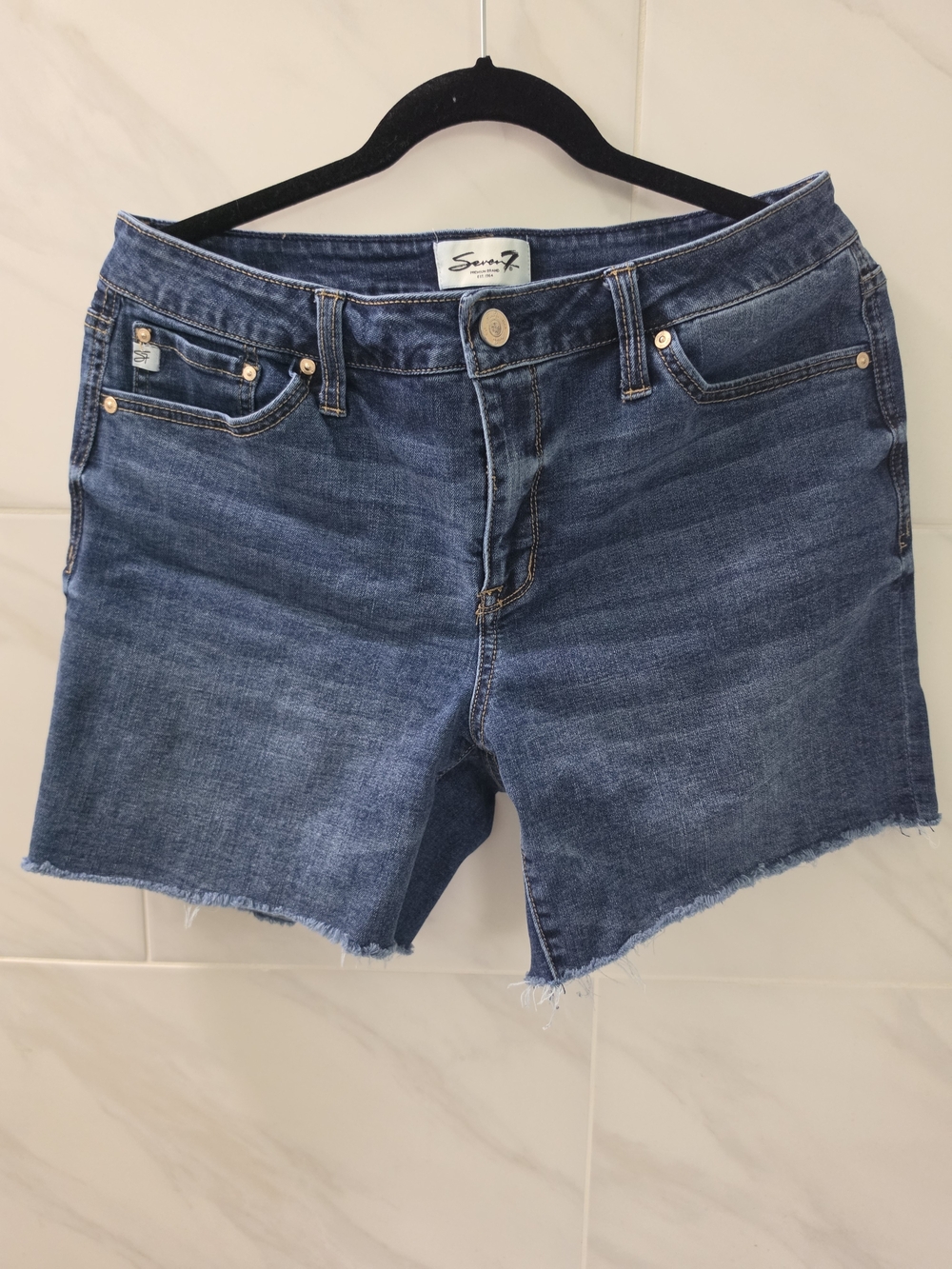 Seven7 Women's Dark Blue Frayed Hem Stretch Denim Shorts